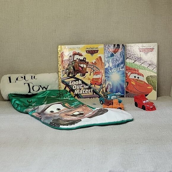 Disney Pixar Tow Mater, Cars, Christmas stocking,3 Book, 3 vehicles - Picture 1 of 10